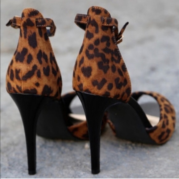 Madden Girl Rio - Picture 4 of 5